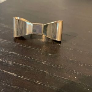 Oversized bow ring